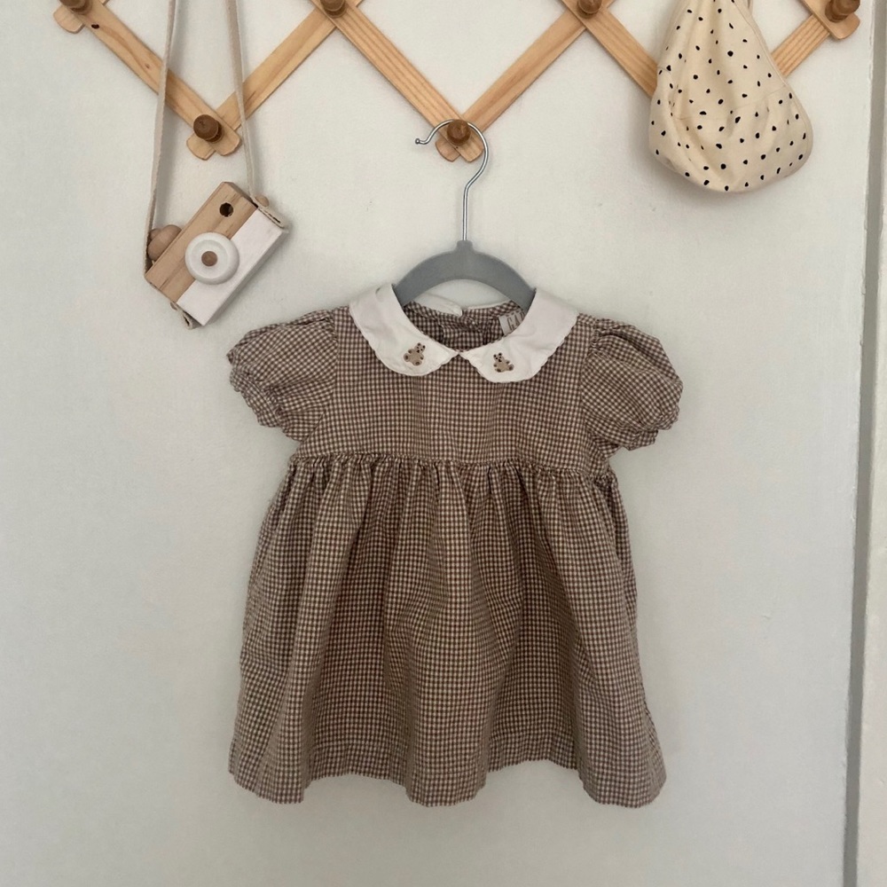 Peter Pan collar dress